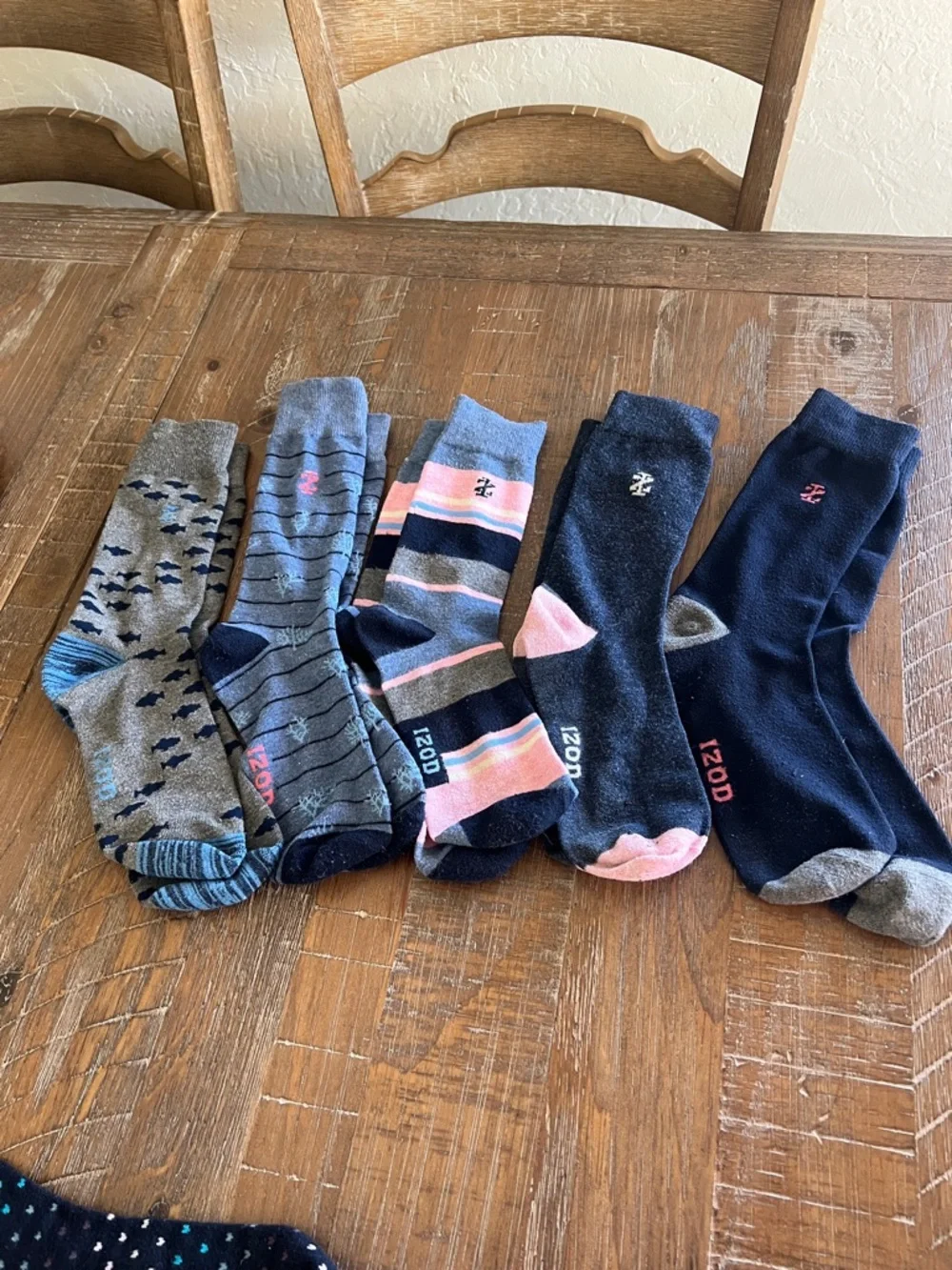 Izod Men’s Assorted Crew Socks in Navy, Gray & Pink pack of 5